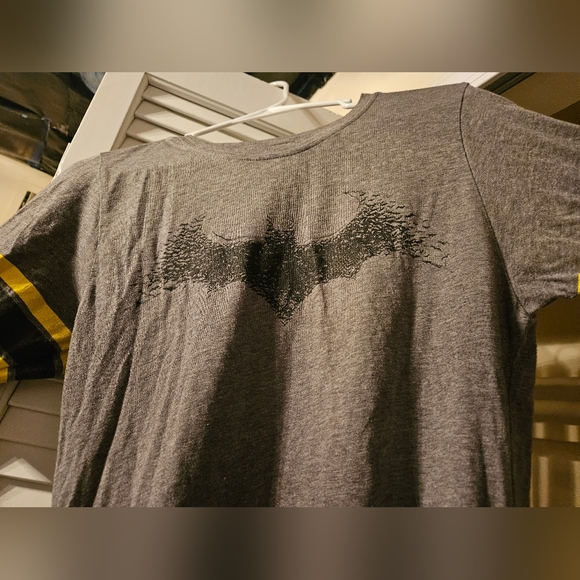 Women's Batman tshirt - Picture 2 of 3